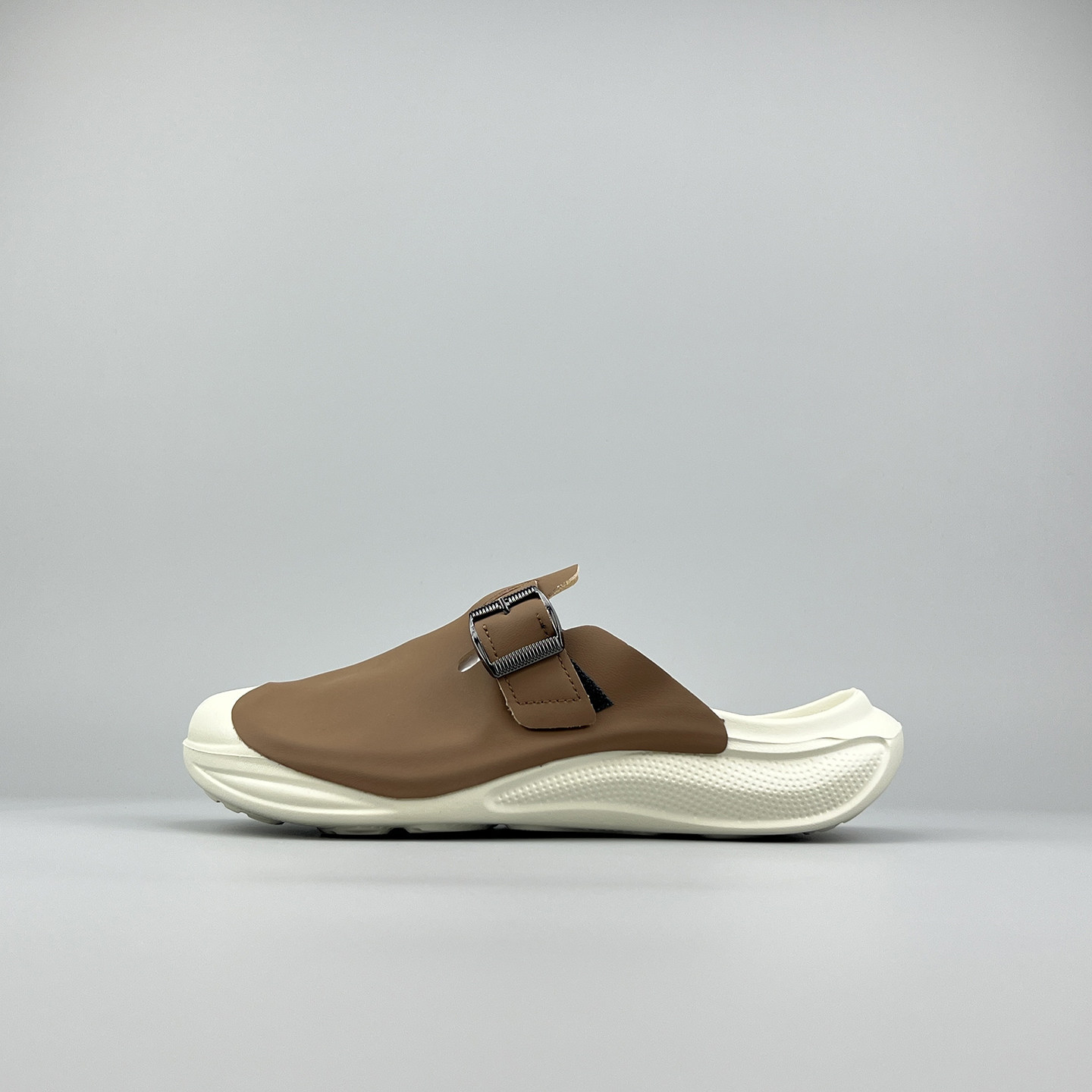 外贸高级感个性皮面款男士休闲拖鞋外穿包头办公室夏季懒人勃肯拖