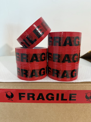 FRAGILE易碎警示胶带红底黑字玻璃杯易碎警示封口胶4.8宽100米