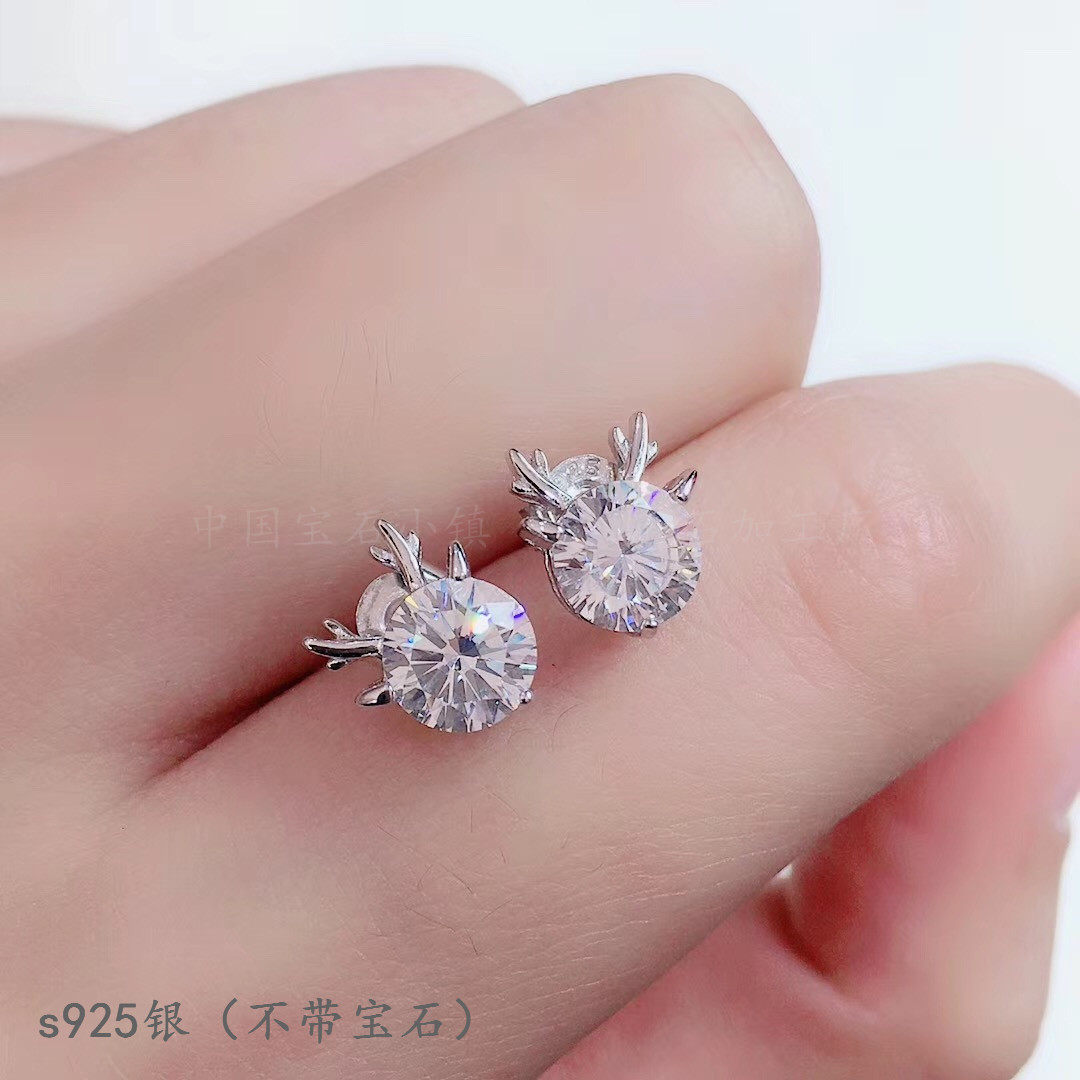 纯银耳钉克拉鹿角莫桑钻