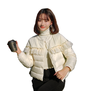 ATAR奢华羽绒服女冬流行甜美小香风白鸭绒荷叶边外套短款保暖上衣