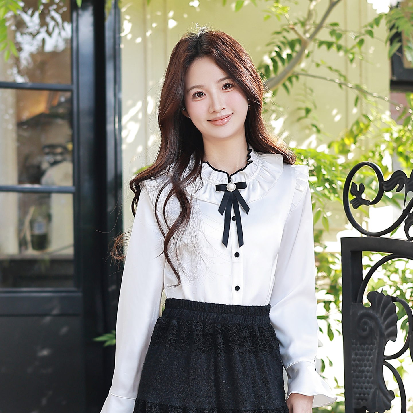 ATAR法式复古气质系带荷叶领衬衫