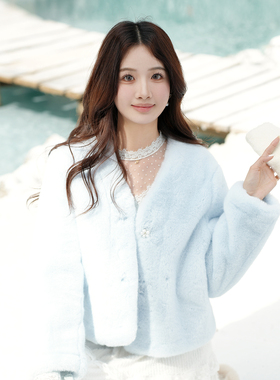 ATAR轻奢风冬女装新款V领仿皮草毛毛短外套 小个子单排扣保暖上衣