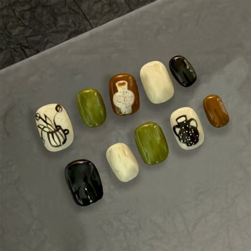 艺术花瓶穿戴甲秋冬短款