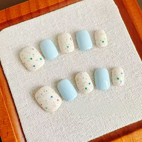 奶蓝斑点穿戴甲显白可爱简约日常