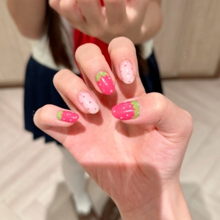 草莓奶冻穿戴甲清透粉白波点跳色甜美少女夏日氛围感短款美甲贴片