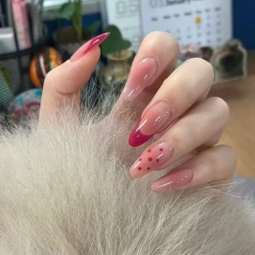 莓果波点法式穿戴甲甜酷