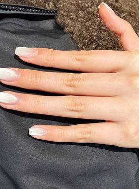 伪素颜海莉猫眼穿戴甲高级感银白色日常百搭简约新短款美指甲贴片