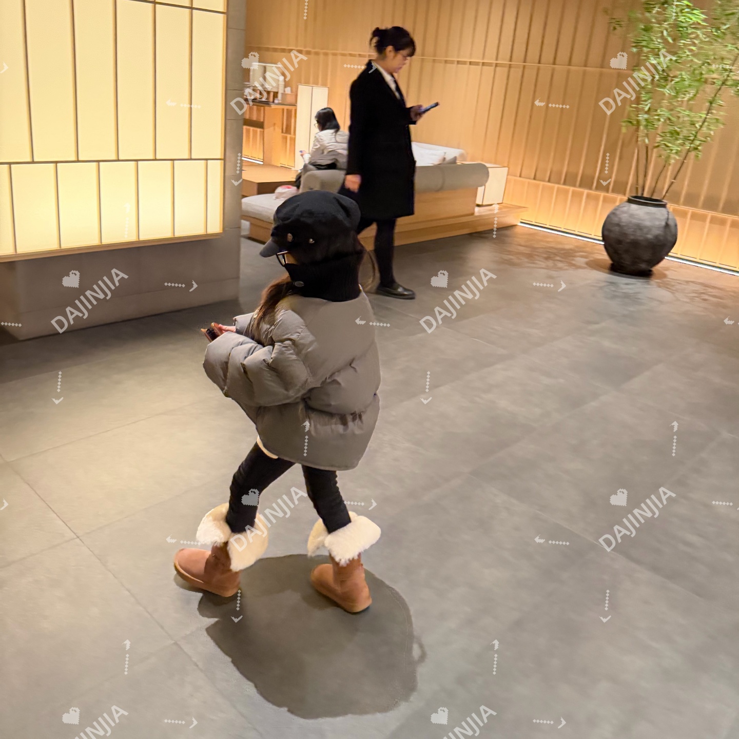 25冬季面包服韩系简约纯色含护脖领洋气短款夹棉棉服纽扣外套