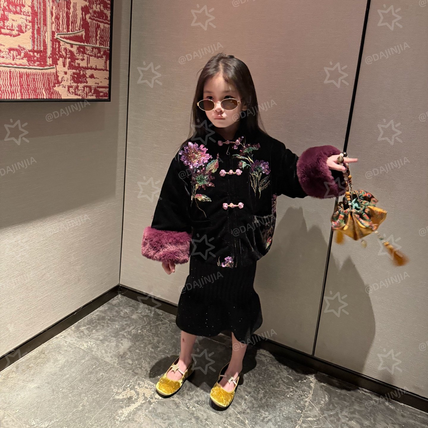 26新中式拜年服唐装轻奢风复古刺绣珠片立体复古丝绒宽松保暖外套,童装/婴儿装/亲子装,唐装,淘宝优惠券,粉丝福利购,淘宝优惠卷