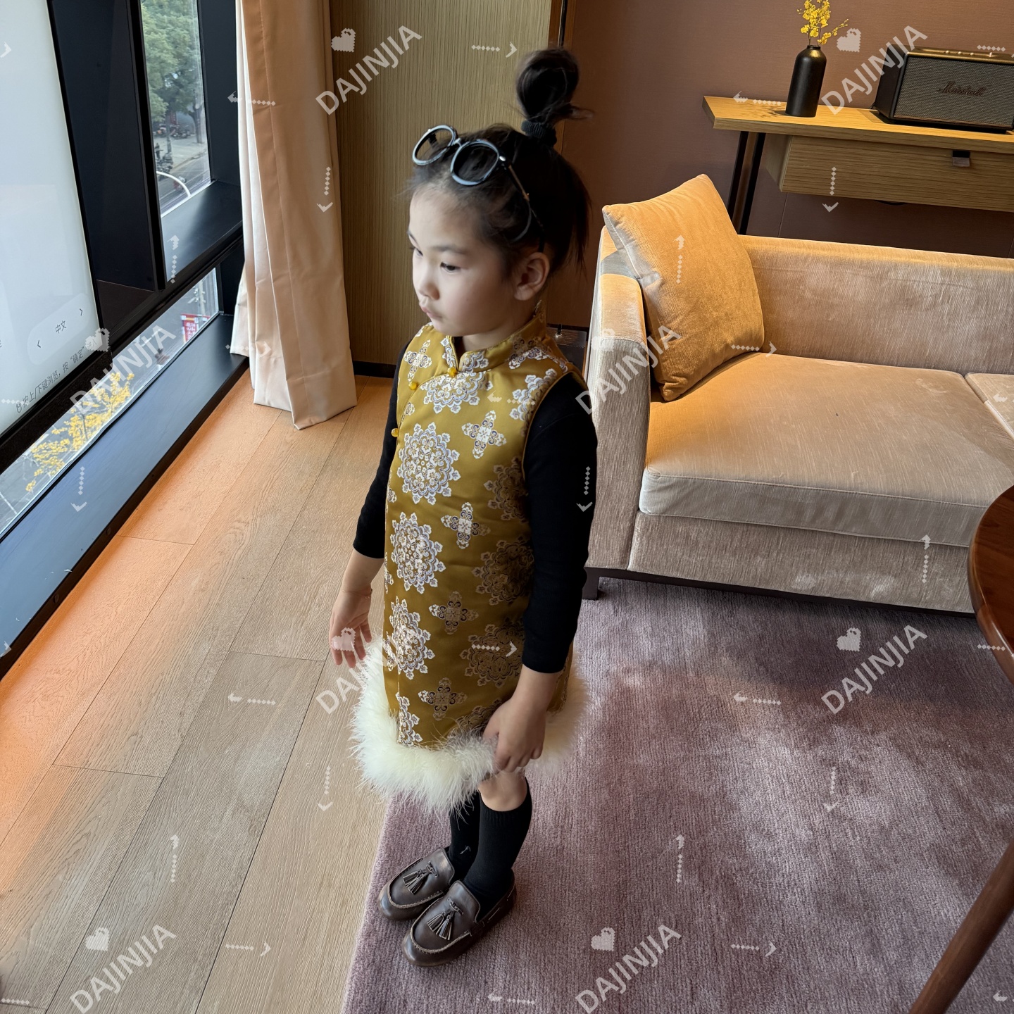 新中式年服夹棉旗袍裙女宝宝立体金丝提花刺绣旗袍裙鸵鸟毛拜年服