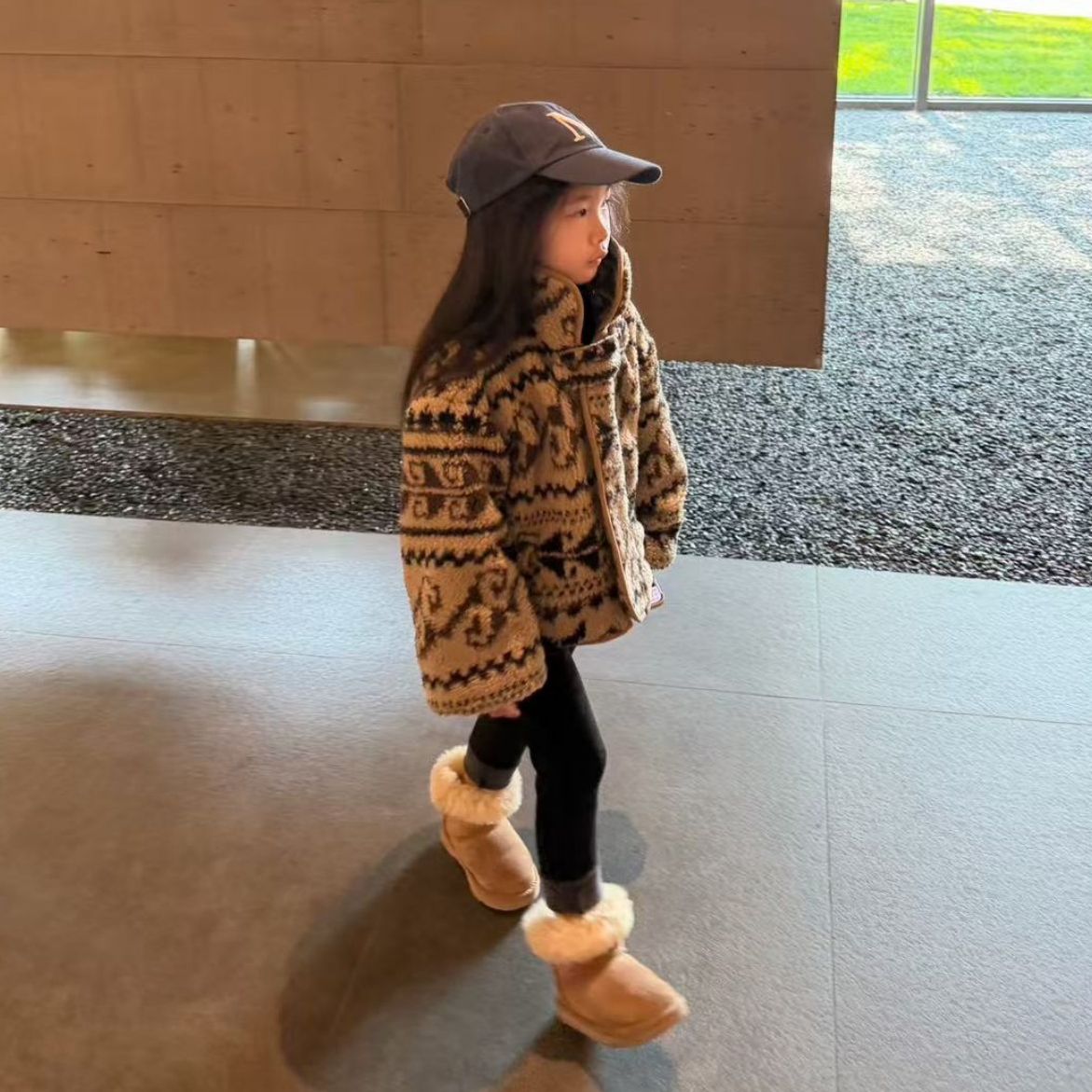 大金家童装皮毛一体羊羔毛外套