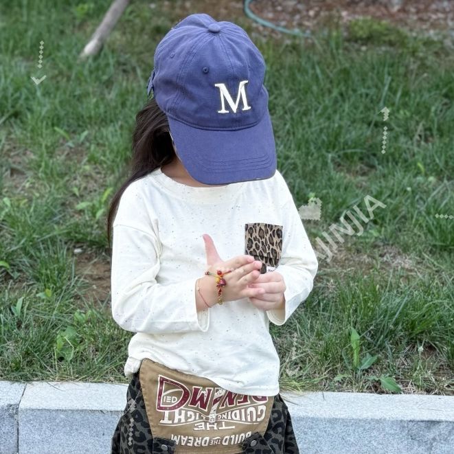 大金家童装豹纹圆领长袖上衣