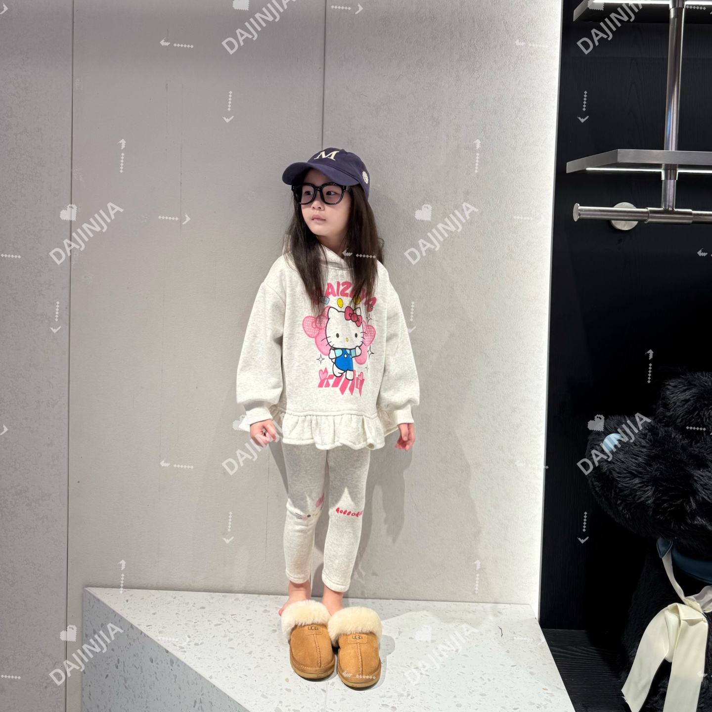 25秋冬新款巨可爱Kt百搭不规则连帽韩系洋气女宝宝加绒加厚卫衣