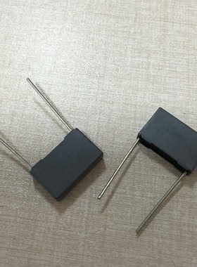 高品质灰色校正电容155/100V 灰色校正电容1.5UF/100V 脚距15MM