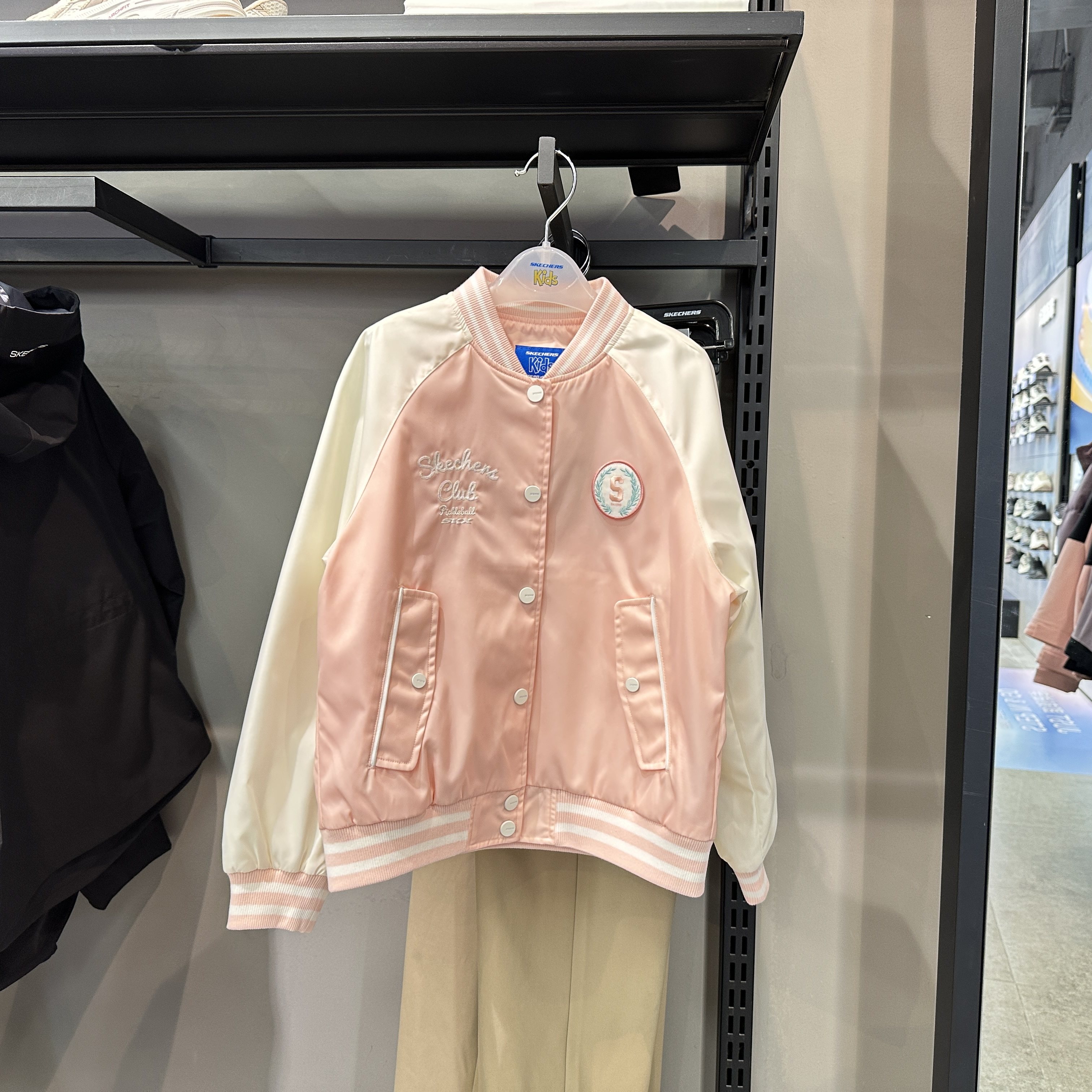 Skechers斯凯奇春秋女童柔软舒适甜美可爱棒球服梭织外套L125G037