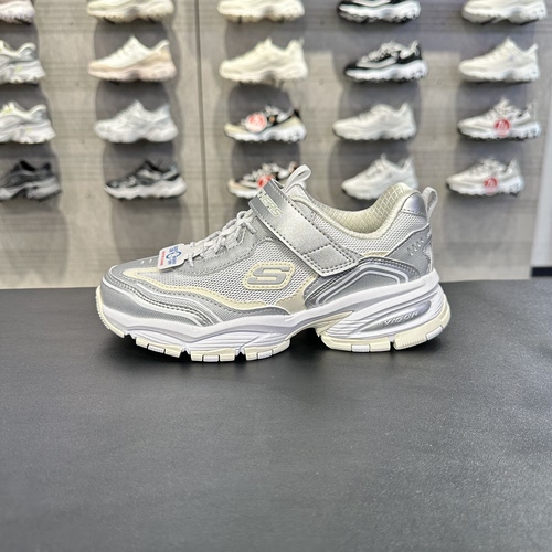 Skechers斯凯奇女童轻质缓震透气户外Y2K银色魔术贴老爹鞋319354L