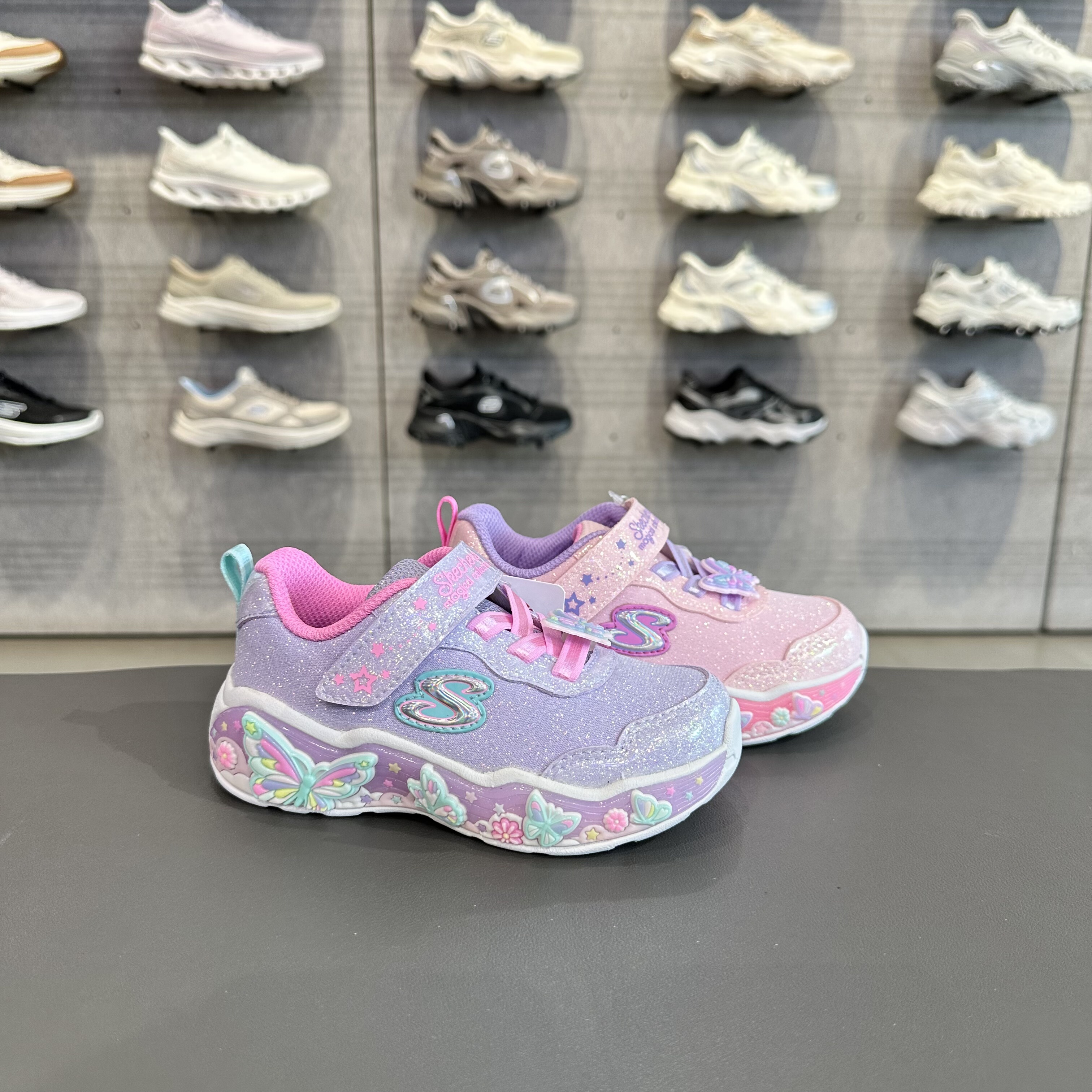 Skechers斯凯奇春秋季女童魔术贴蝴蝶舒适时尚灯鞋休闲鞋303066N