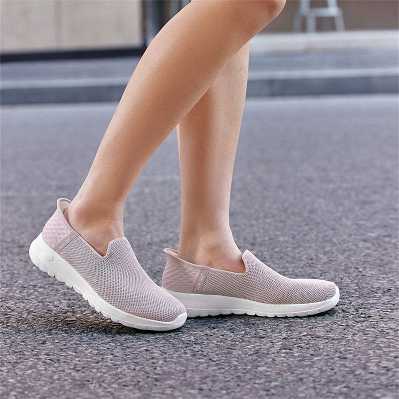 Skechers斯凯奇女款春季健步鞋轻质简约休闲鞋户外透气鞋124641