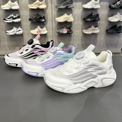 Skechers斯凯奇流星体训鞋女童旋钮扣轻盈舒适闲老爹鞋303972L