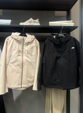 Skechers斯凯奇秋冬女款百搭舒适梭织连帽外套+梭织外套P425W177