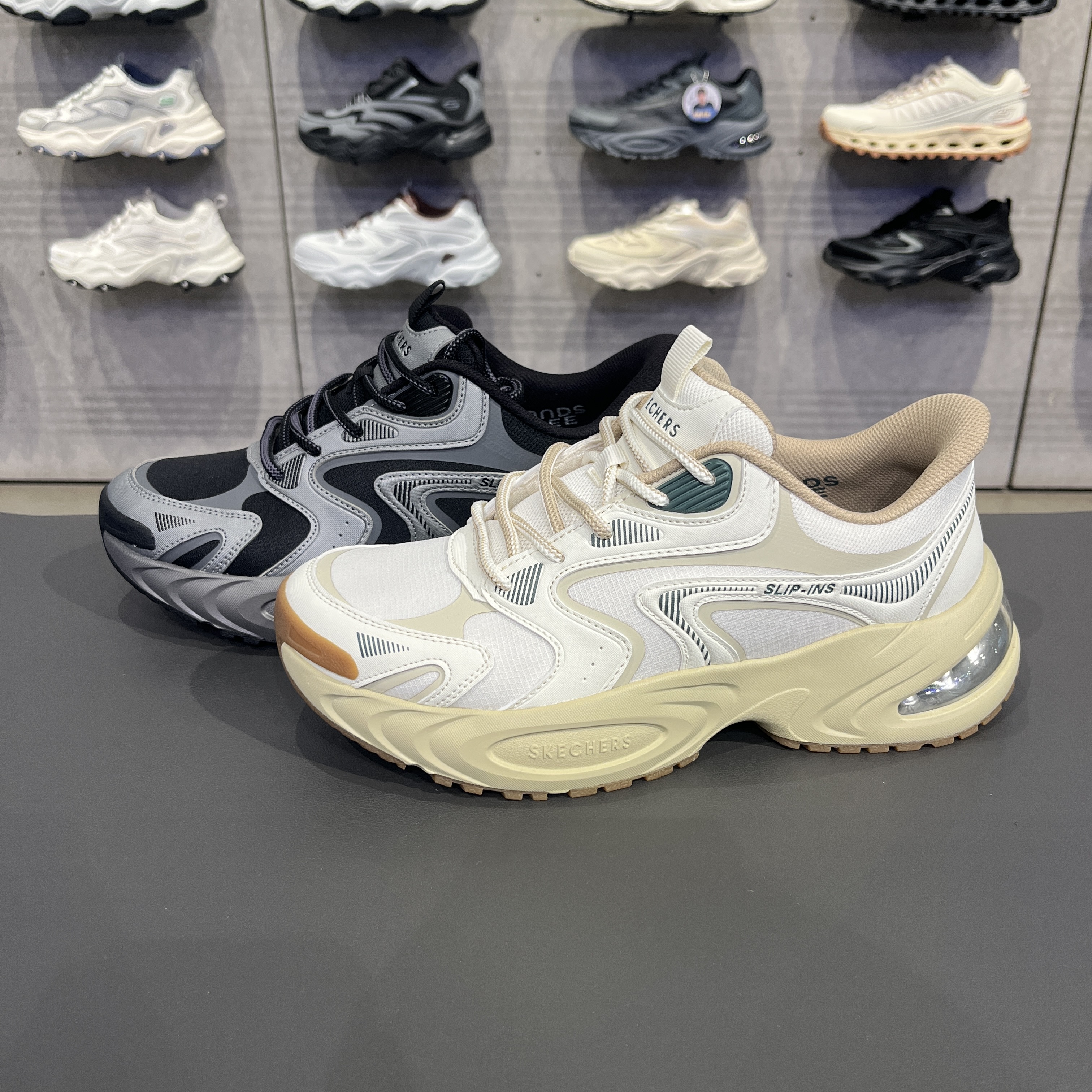 Skechers斯凯奇男士闪穿鞋缓震耐磨透气百搭气垫运动老爹鞋183207