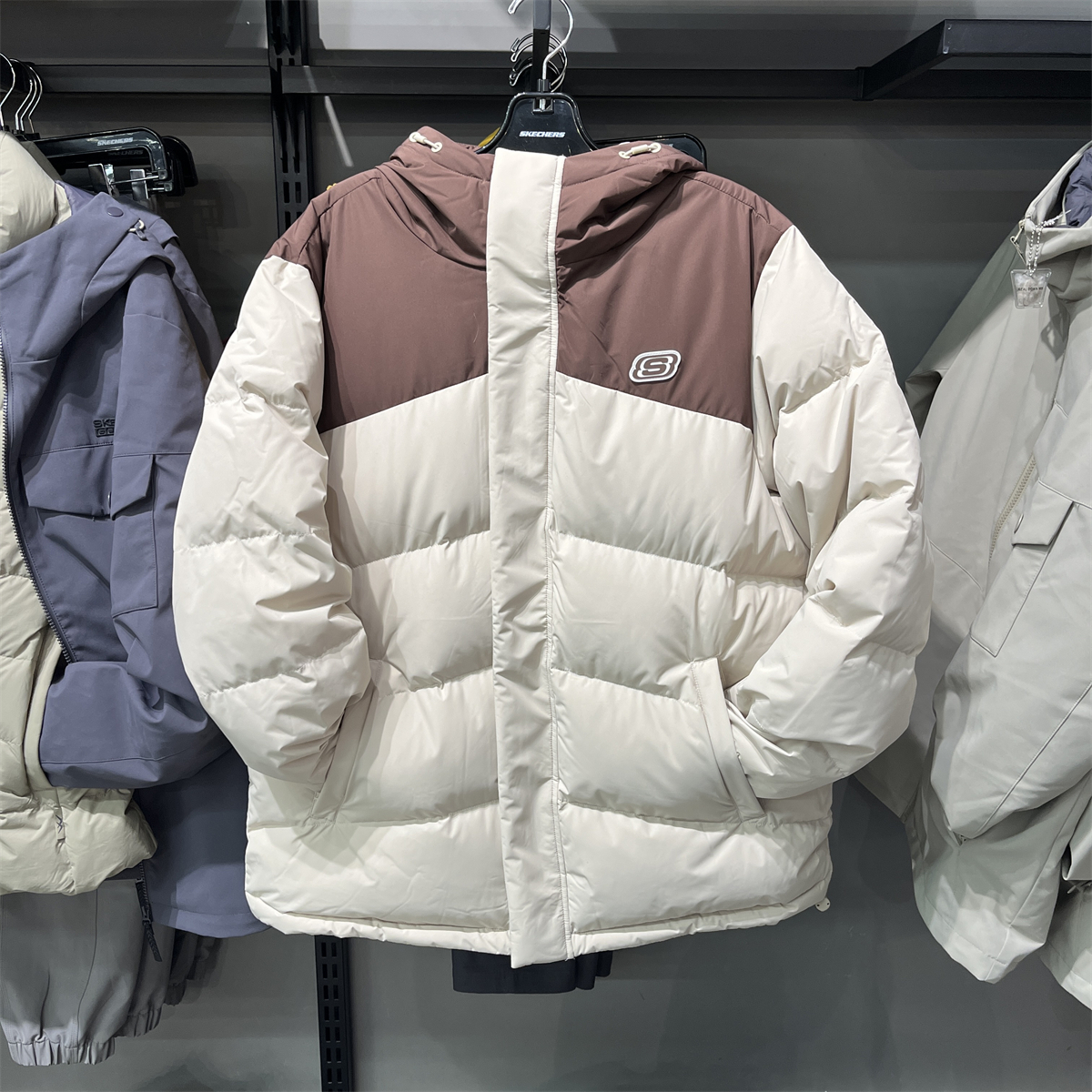 斯凯奇男款保暖羽绒外套