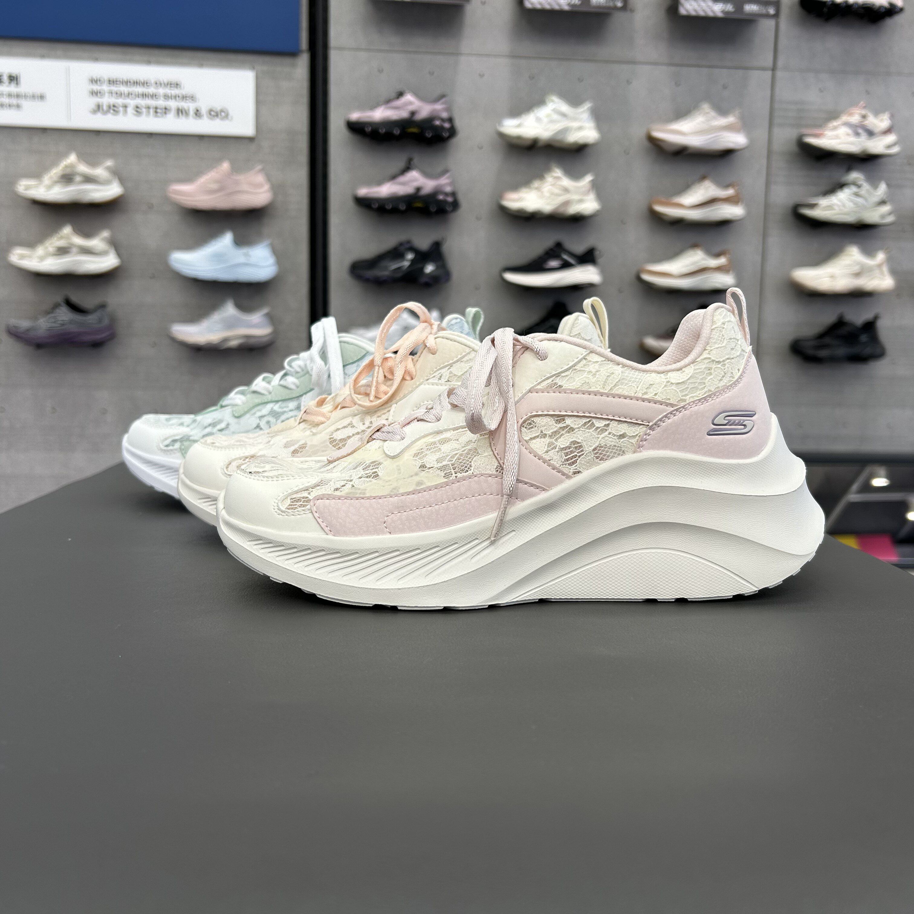 Skechers斯凯奇女透气运动鞋