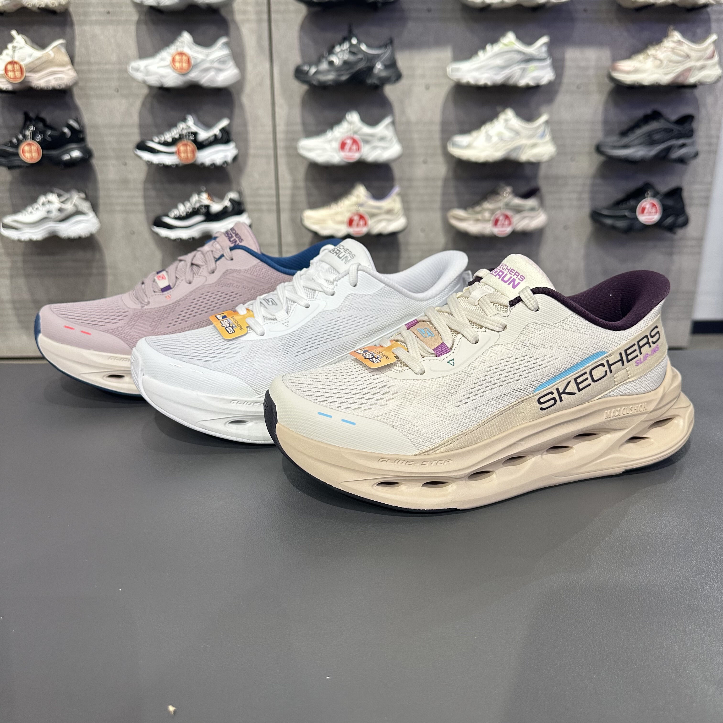 Skechers斯凯奇带感缓震跑鞋女士一脚蹬轻质舒适回弹运动鞋129400