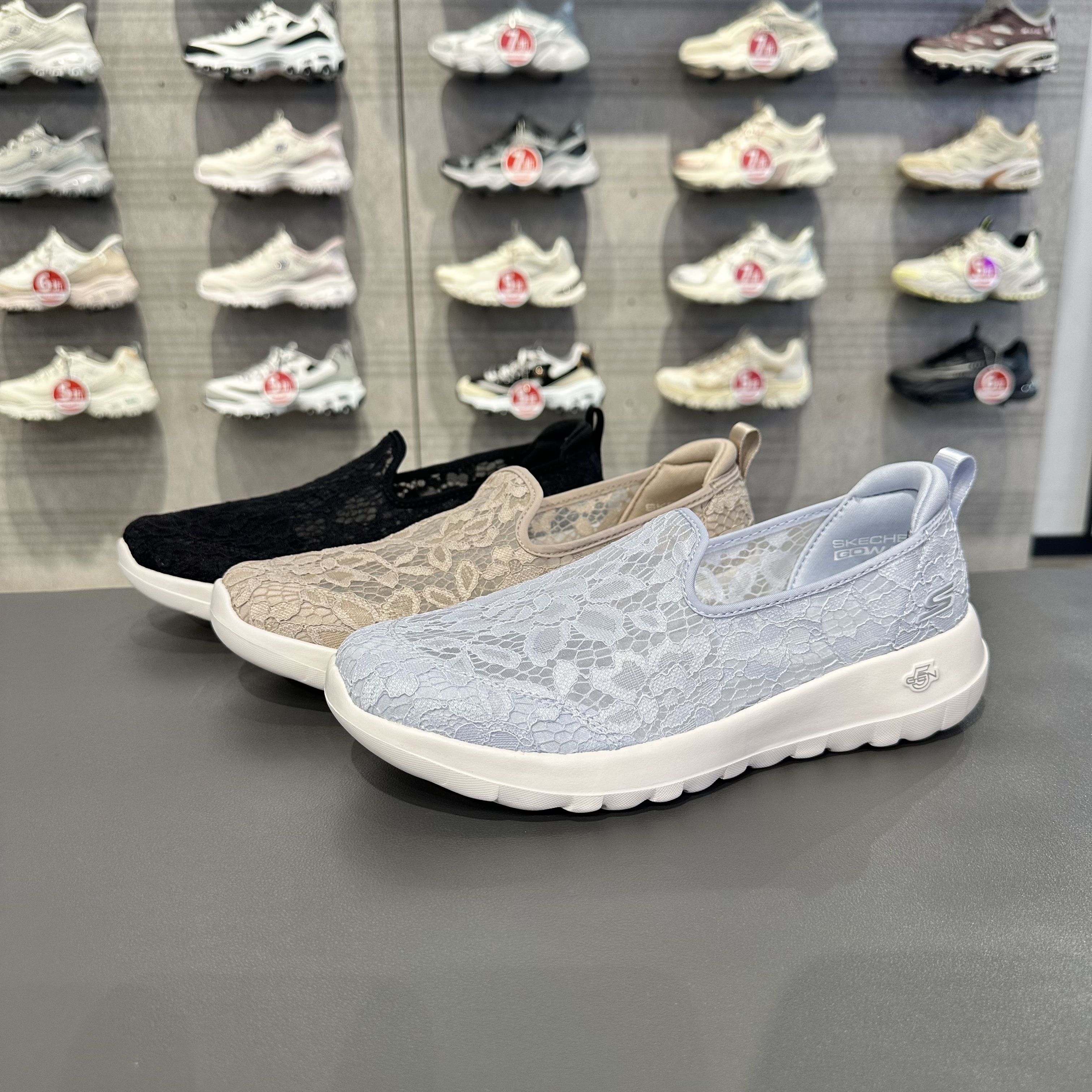 Skechers斯凯奇女士夏季轻盈透气百搭舒适蕾丝休闲健步鞋125733