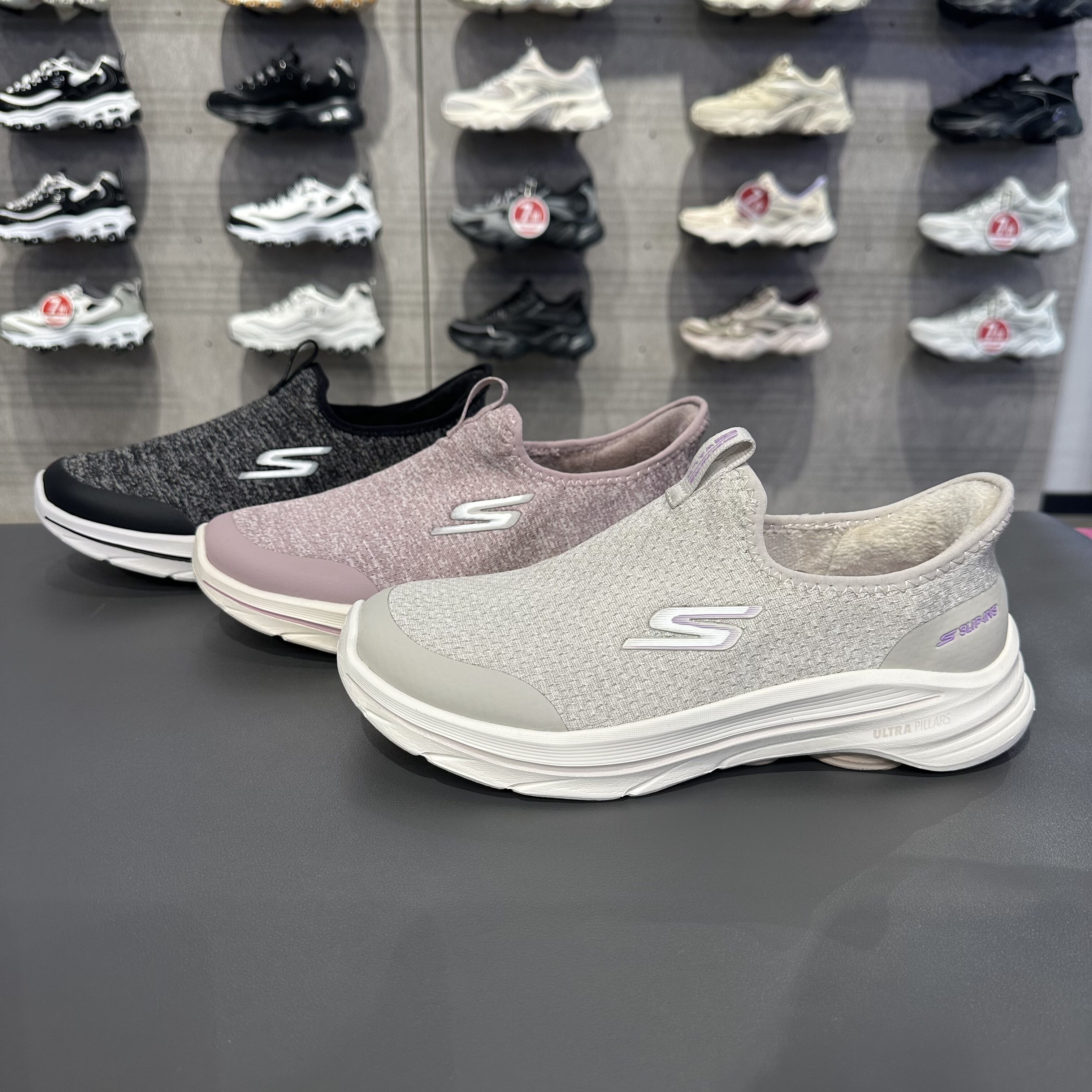 Skechers斯凯奇Go Walk 8女士软弹舒适闪穿健步鞋运动鞋125933