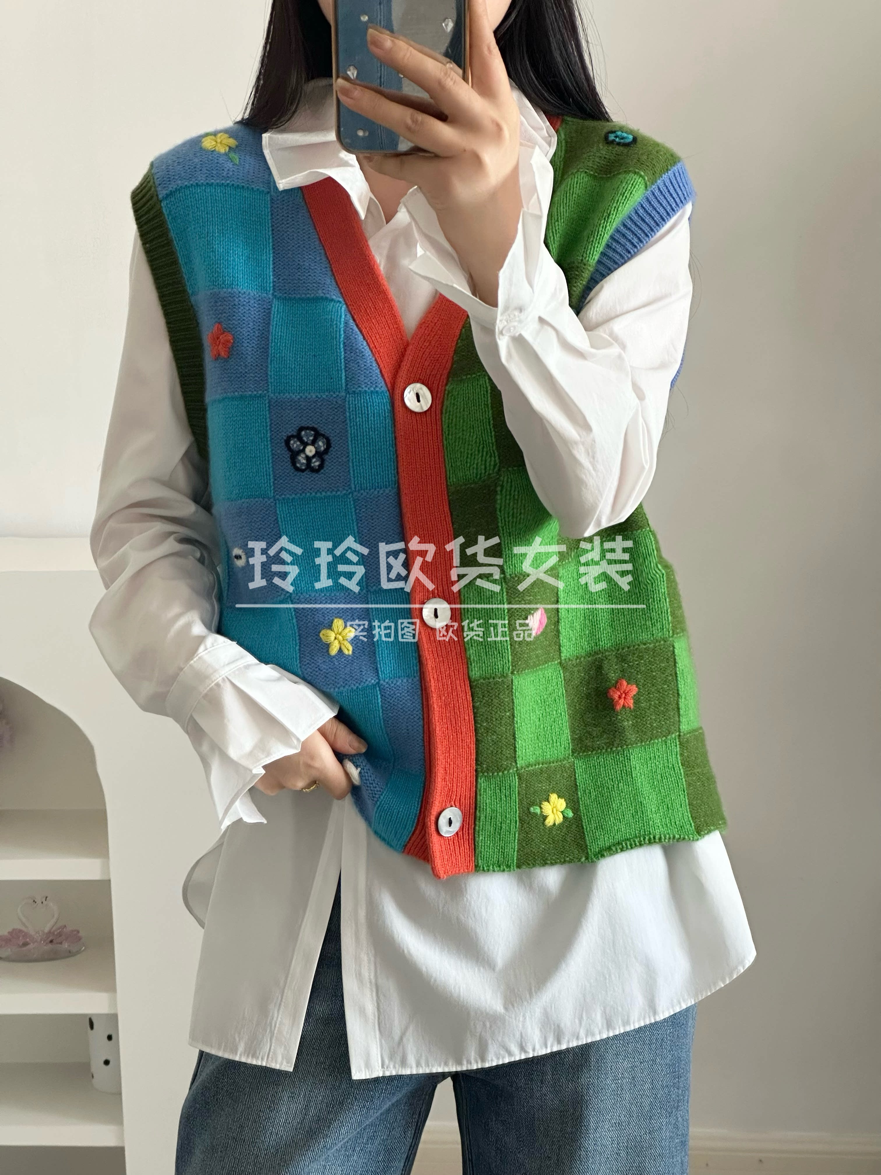 2025欧货高品质V领拼色格子刺绣花朵山羊绒针织马甲背心