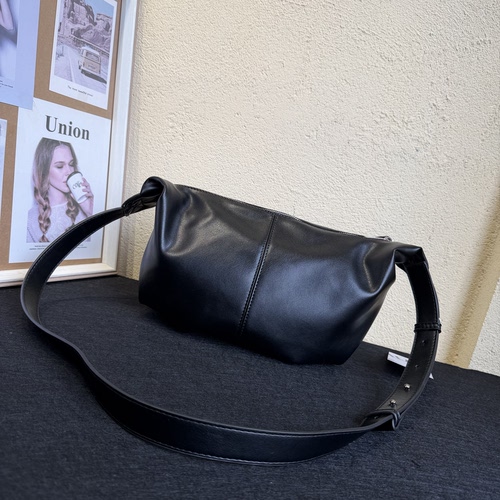 出口西班牙ZA小众品牌纯原单简约休闲女包牛角包休闲单肩斜挎包