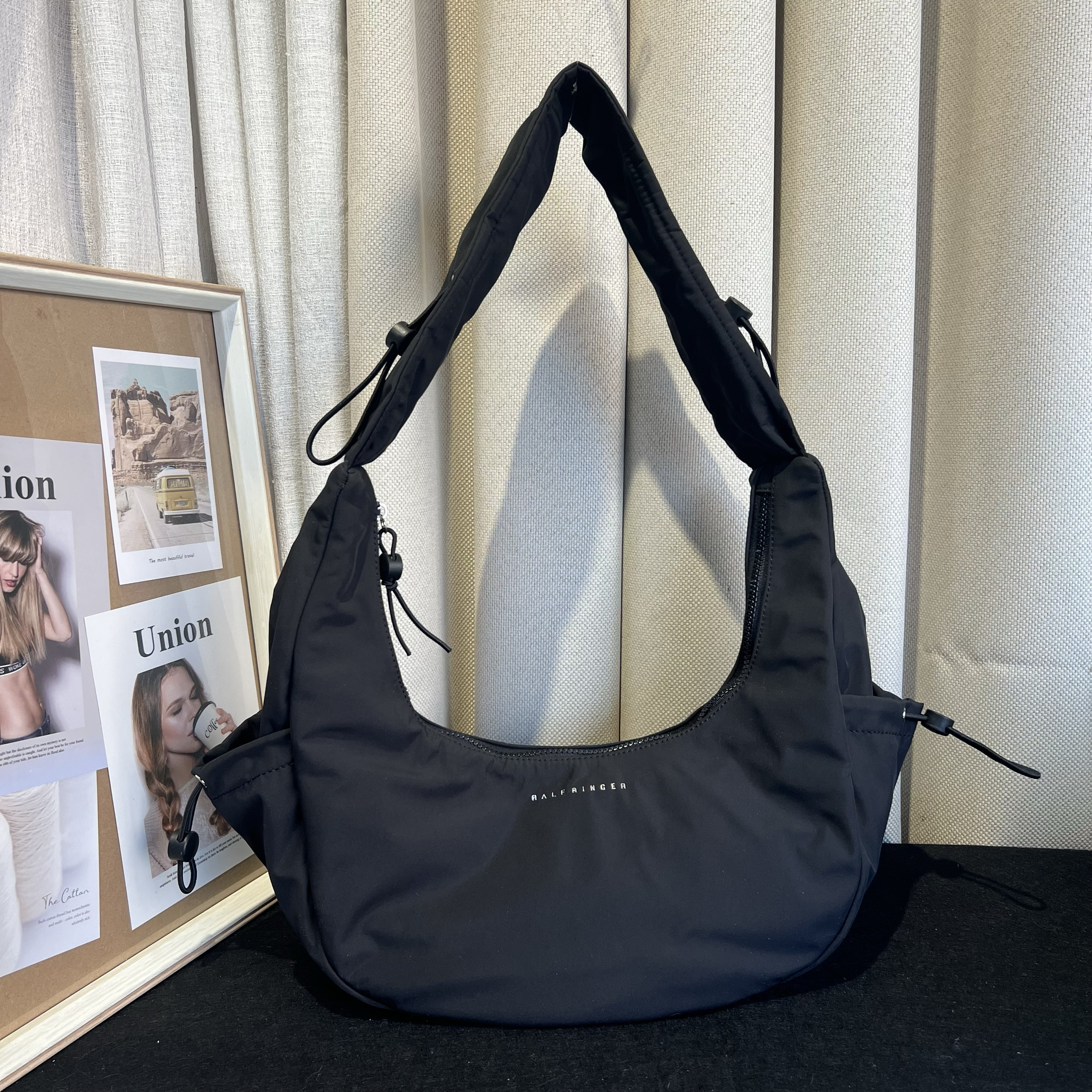 出口美国纯原单女包个性月亮包软包防水尼龙布休闲高腰斜挎单肩包