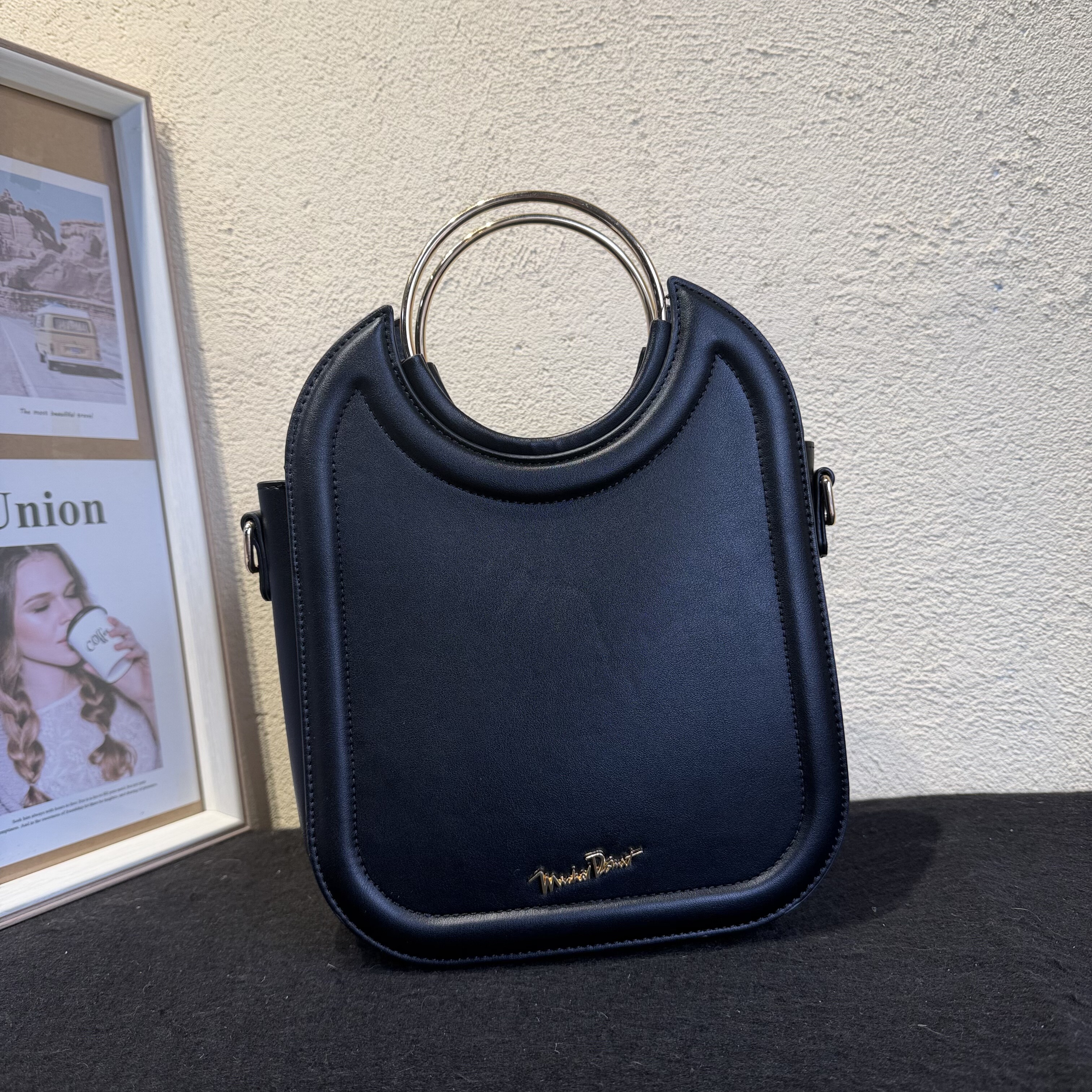 出口欧美外贸纯原单女包百搭简约金属环手提包斜挎包水桶包尾货