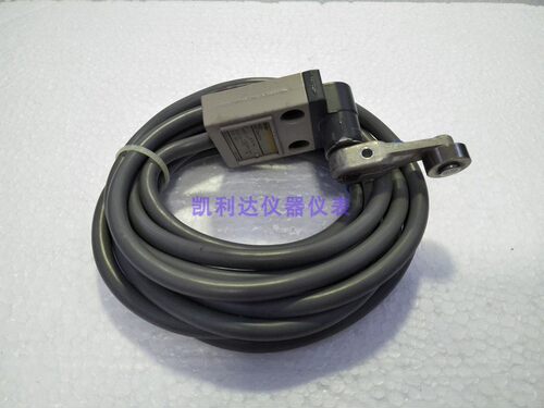 OMR0N欧姆龙 限位开关 D4C-4420