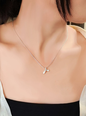 银色鱼尾吊坠项链女款小众锁骨链送女友送朋友生日礼物时尚百搭款