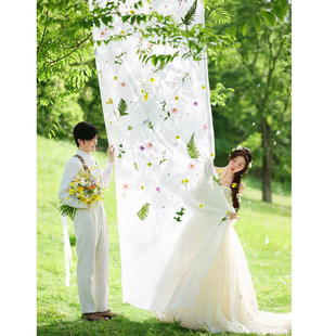 草坪婚纱照外景拍摄道具碎花草背景布森系手捧花混色搭配仿真花束