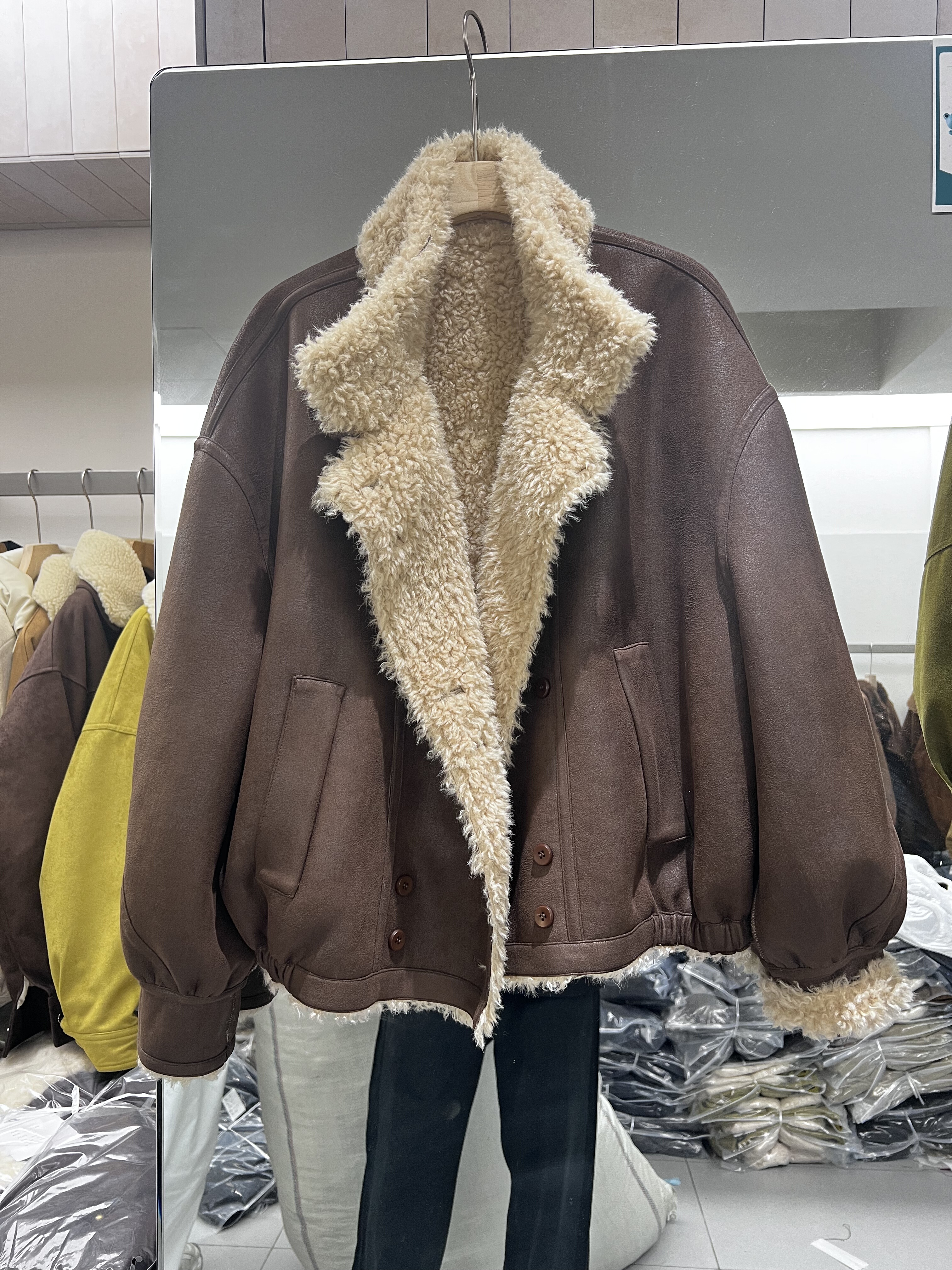 欧货2825加厚保暖翻领皮毛一体外套女冬季机车服麂皮绒羊羔毛棉衣