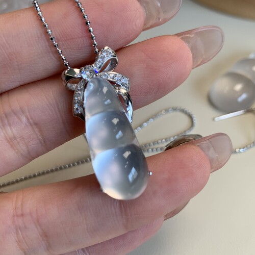 纯天然玉石俄冰白冰高冰玻璃种黑刚小福豆蝴蝶结封底吊坠s925银