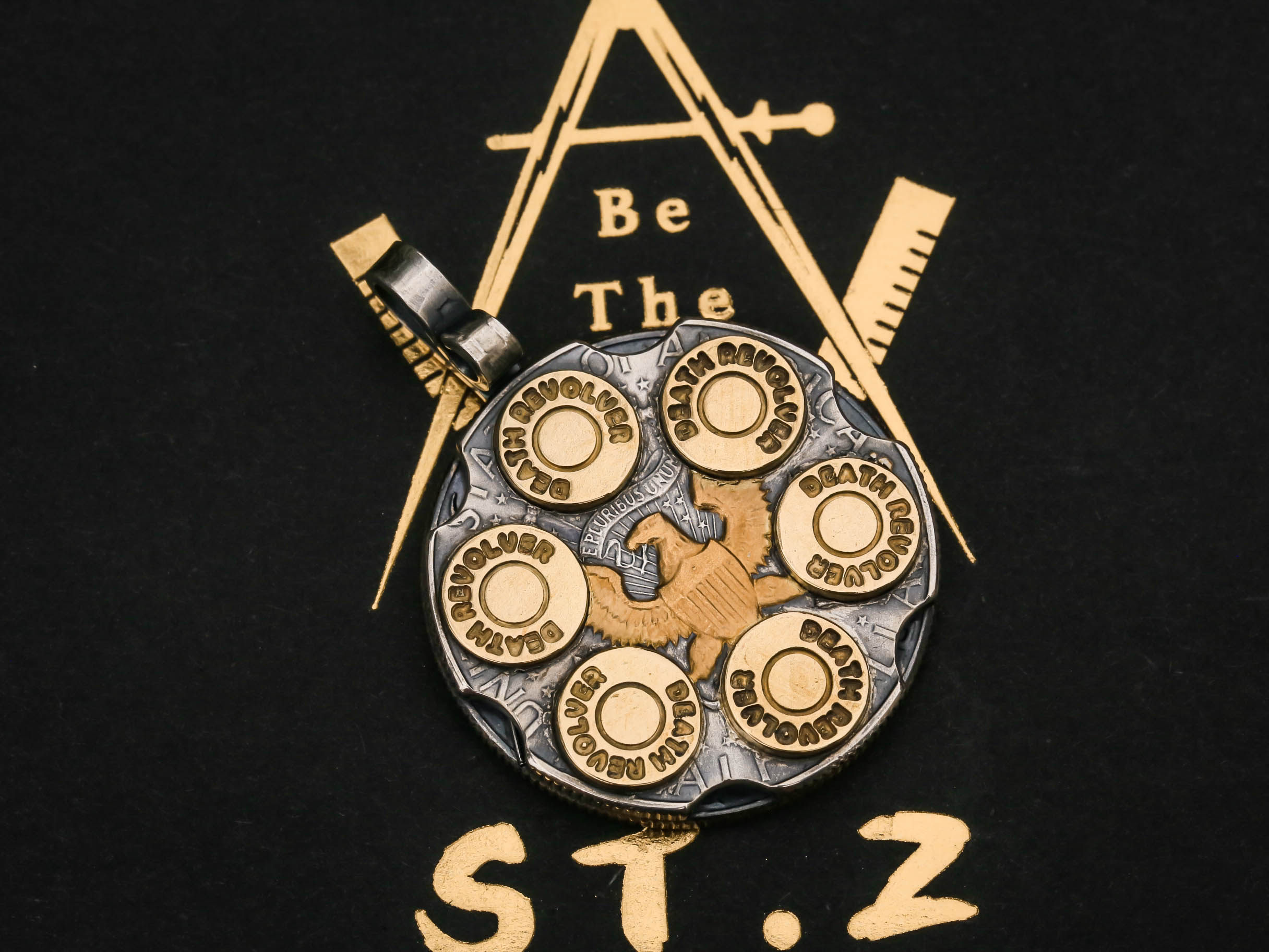 stz原创老银饰复古手工雕刻男女朋克左轮弹古董银币项链吊坠