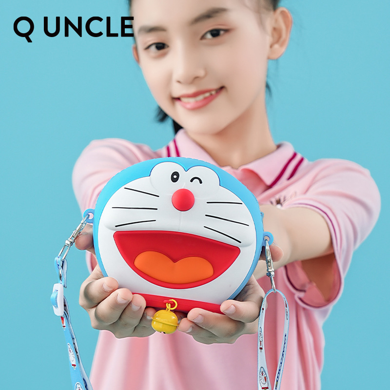 正版授权叮当猫斜挎包女生高颜值儿童硅胶包哆啦A梦零钱包学生包