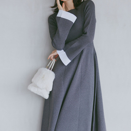 稀少獨家敏感ce1f0rd元 赫本风圆领拼色边喇叭袖针织连衣裙