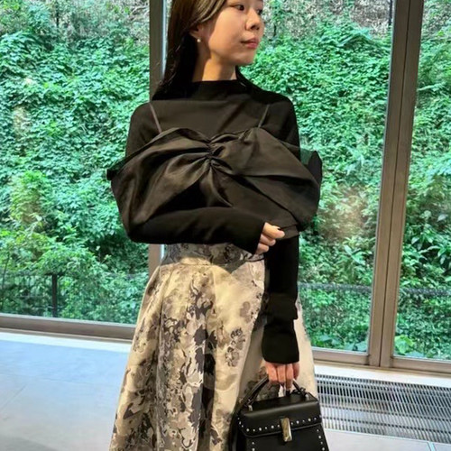 獨家稀少敏感高端ce1f0rd元 薄纱蝴蝶结吊带+半高领针织衫两件套