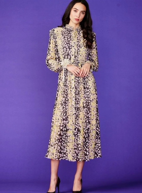 少量7.5万高端贵牌crac0vad0元满幅细腻压褶木耳边领结系带印花裙