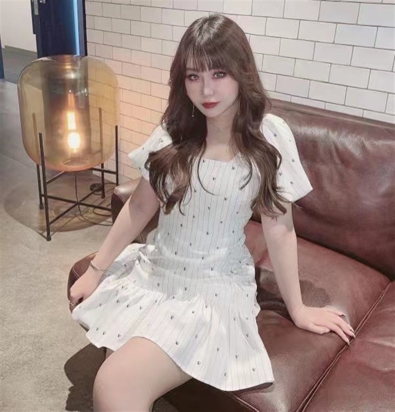 迷你荷叶裙摆拼接鱼尾连衣裙