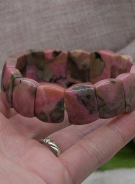 圆梦开运阁女性蔷薇石桃花玉手牌