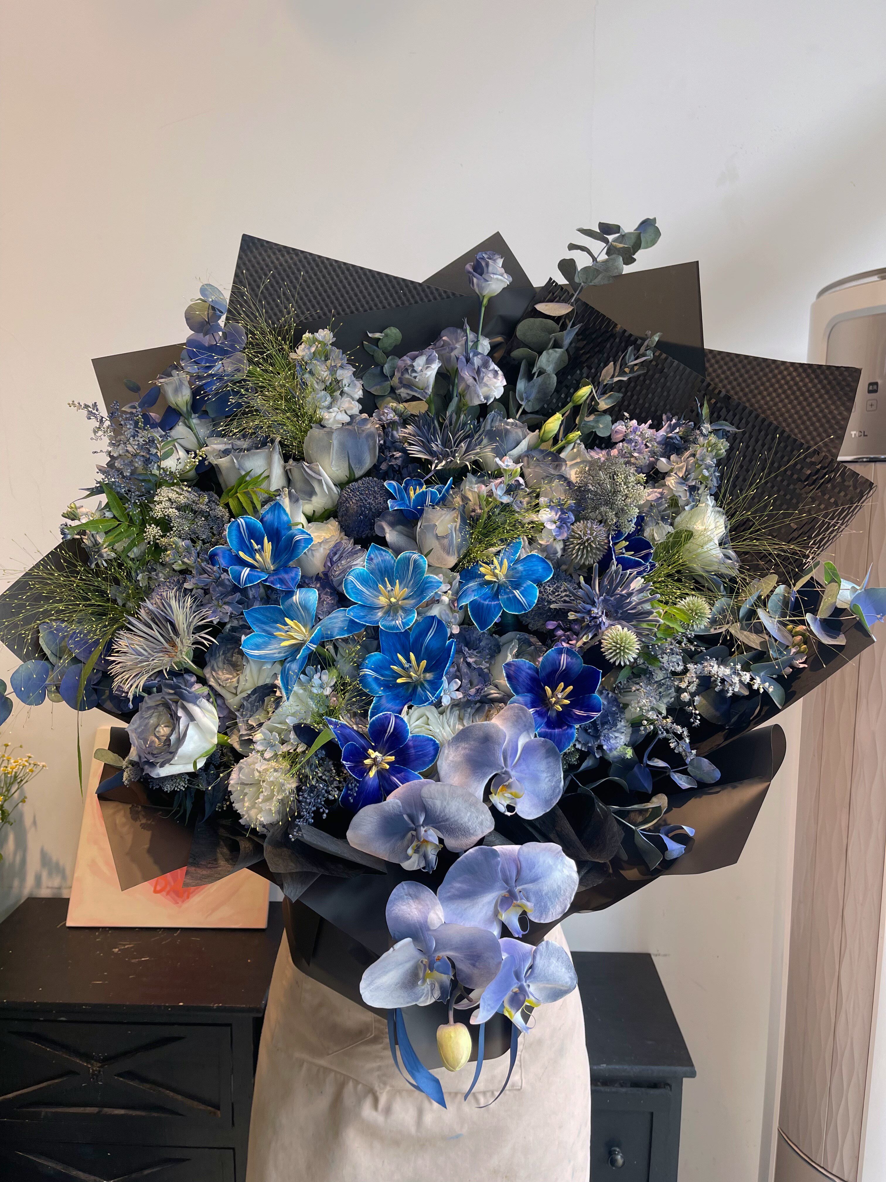 新款艺术花艺蓝色混搭大花束送画展开幕生日鲜花速递北京同城花店