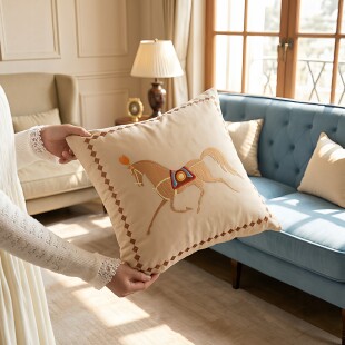 2025新款刺绣欧式沙发抱枕方枕客厅卧室靠垫方形可拆洗法式马图案