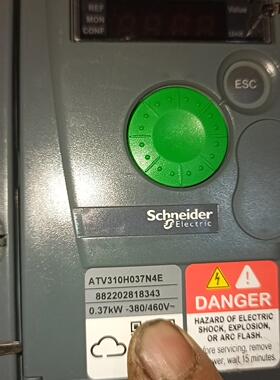 施耐德变频器！急速卖出！AV310H037N4E系列产品！有议价商品