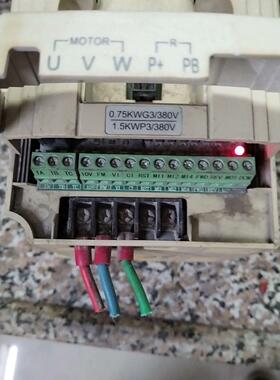 台创tesech变频器0.75KW 380V   如图所示，议价商品